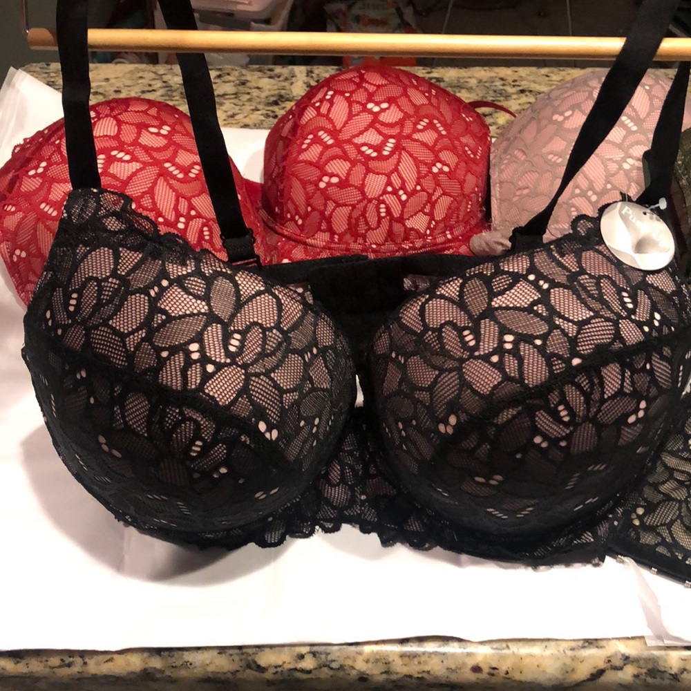 SOLD NWT 40F Lace Push Up Bra